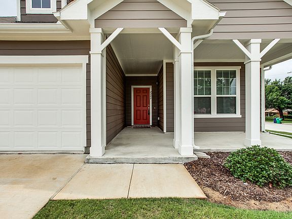 3rd image of 2200 Windsor Farms Dr