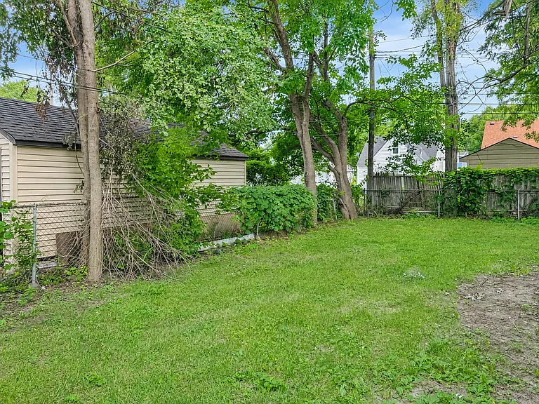 12747 Vernon Ave — Photo 18
