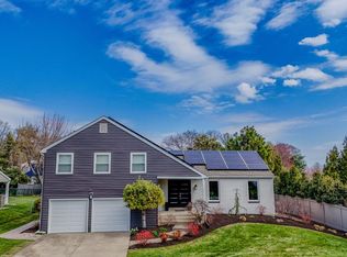 2 Warwick Ct, Mount Laurel, NJ 08054