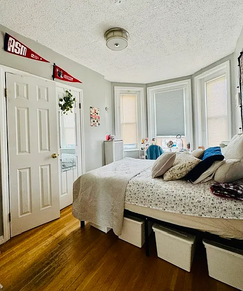 877 Beacon St #22 — Photo 2