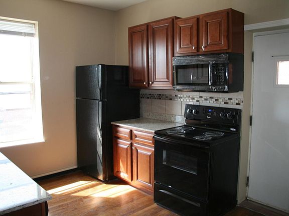 4th image of 5662 Waterman Blvd APT 2