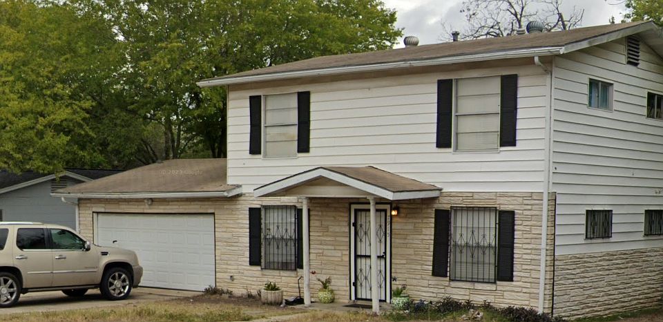 1st image of 7915 Airlift Ave
