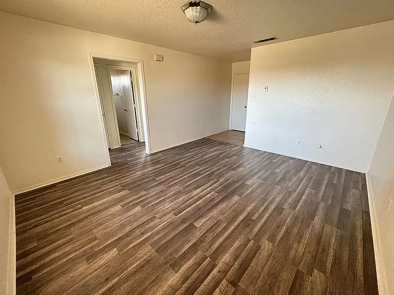3404 Zephyr Rd #B — Photo 6