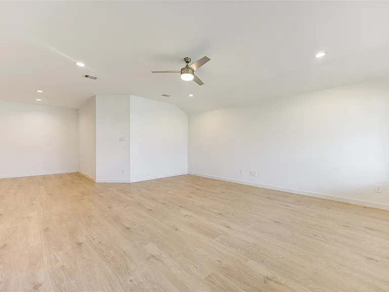 2732 Misty Elm Ln — Photo 33