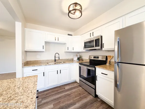 1366 S Avenida Polar APT G205, Tucson, AZ 85710