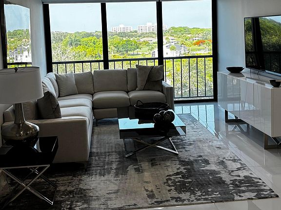 3rd image of 7847 Lakeside Boulevard #1063