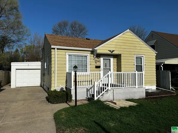 3063 Rebecca St, Sioux City, IA 51103