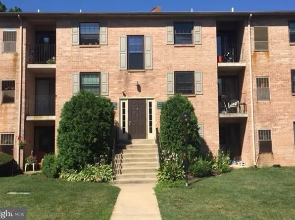 2305 Pond View Dr, West Chester, PA 19382