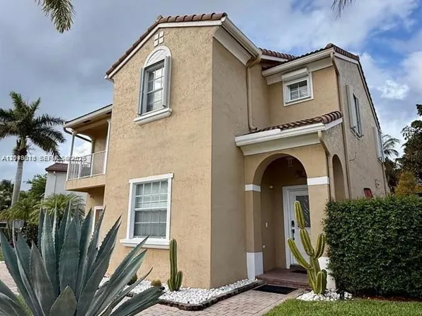 12653 NW 7th Ct, Pompano Beach, FL 33071