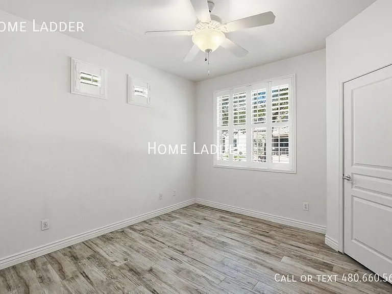 955 E Knox Rd #125 — Photo 22