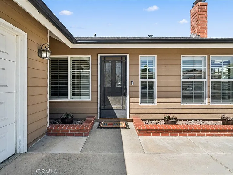 253 N Paseo De Juan — Photo 3