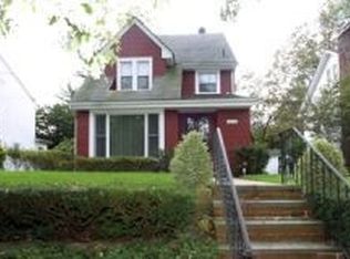 4844 Glenwood St, Little Neck, NY 11362