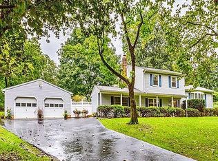 3 E Point Rd, Lincroft, NJ 07738