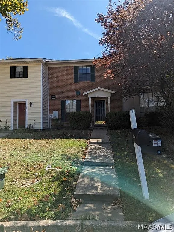 2 bed, 2.5 bath, 1320 sqft, $1,200 — Photo 1