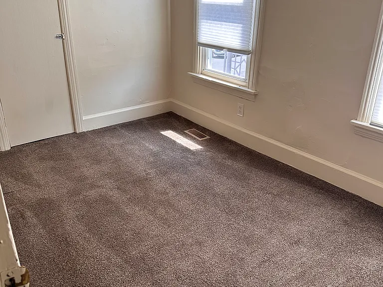 15 Umberto Ave — Photo 15