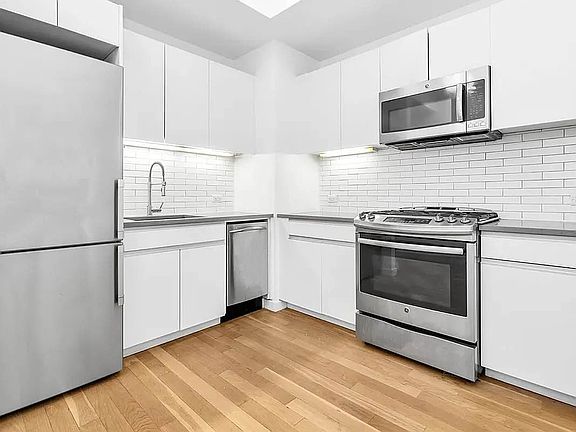 5th image of 331 E Houston St APT 1B