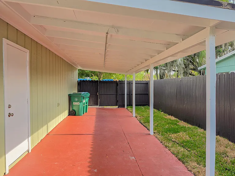 352 Johnston St — Photo 5