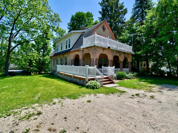 205 S Lincoln St, Stanton, MI 48888