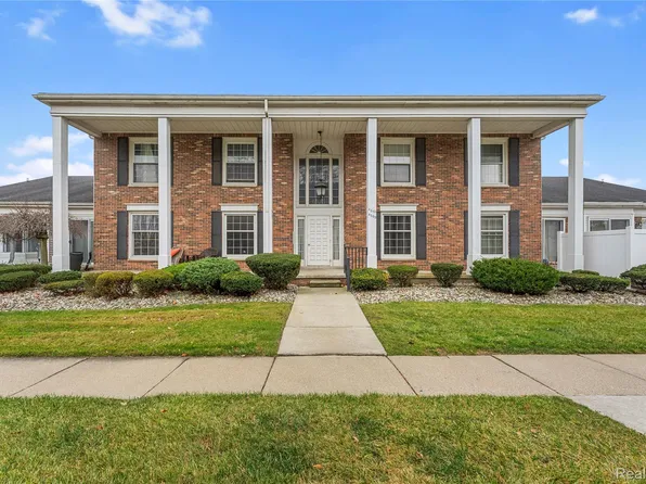 4655 Leisure Ln #48, Trenton, MI 48183