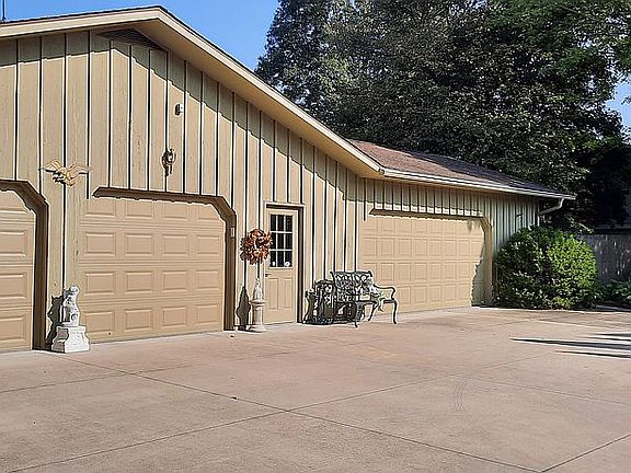 4 car garage
