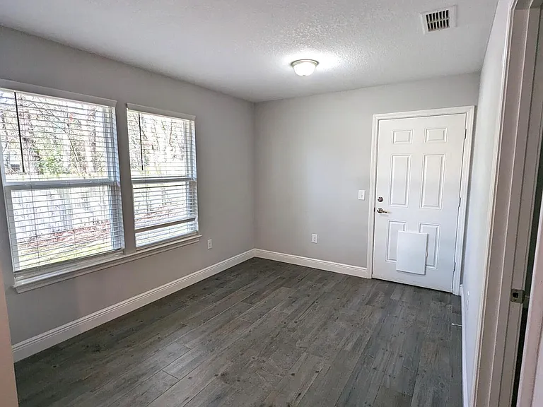 6762 Valerie Ln — Photo 9