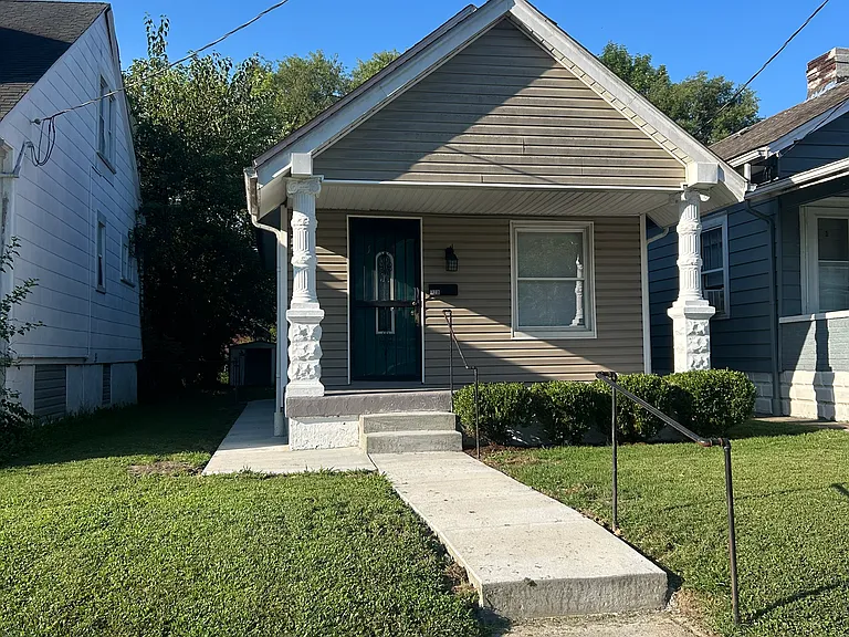 728 M St — Photo 2