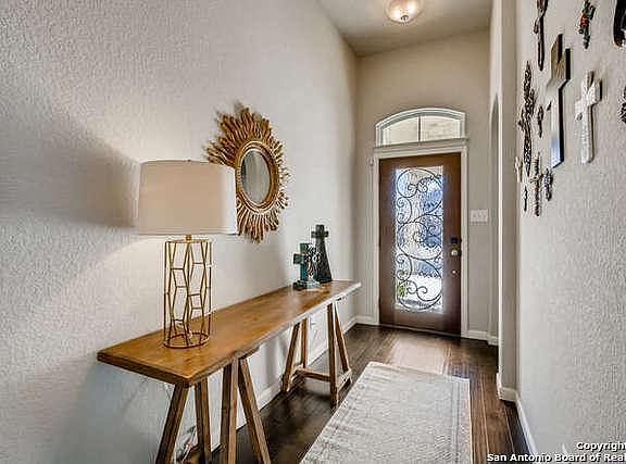 4th image of 318 Oak Creek Way