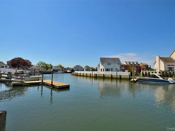 2586 Riverside Drive, Wantagh, NY 11793