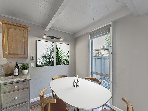 3rd image of 451 Dela Vina Ave APT 207