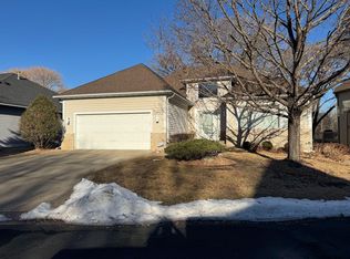 3024 Cedar Xing, Minnetonka, MN 55305