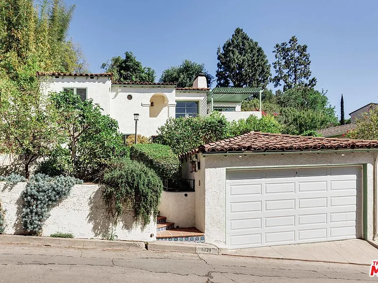 3024 Angus St — Photo 1