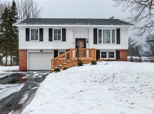 424 Birchwood Blvd, Baldwinsville, NY 13027