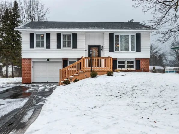 424 Birchwood Blvd, Baldwinsville, NY 13027
