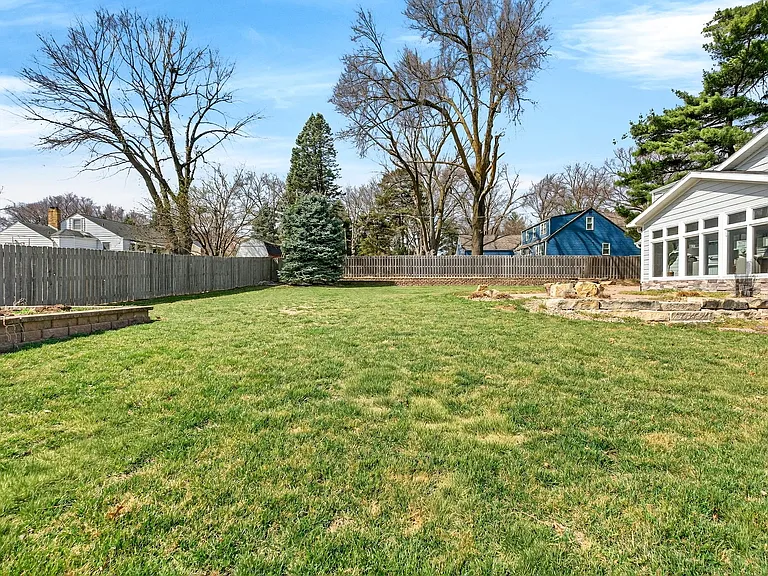 7801 Hickory Cir — Photo 30
