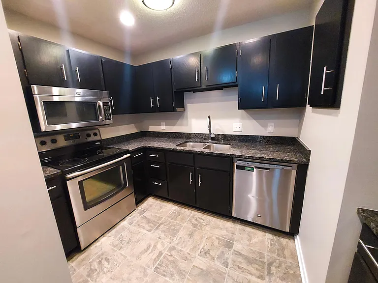 311 Pleasant Ave #404 — Photo 2