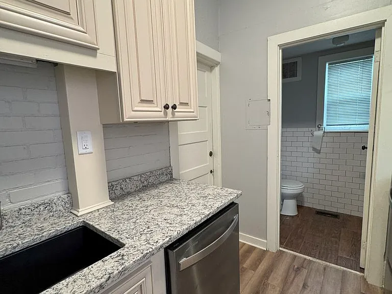 510 W. Saint Catherine — Photo 27