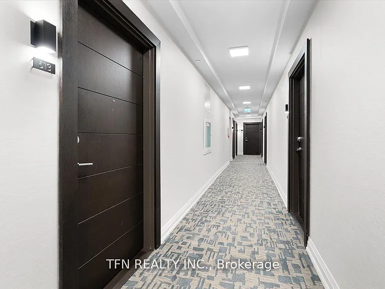 212 King William St #513 — Photo 3