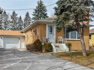 42 Lundys Ln, Newmarket, ON L3Y 3R8