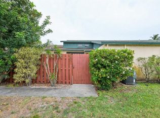 1091 Manor Dr, Palm Springs, FL 33461