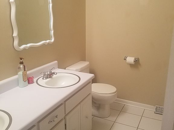 3rd image of 125 Joseph Dr