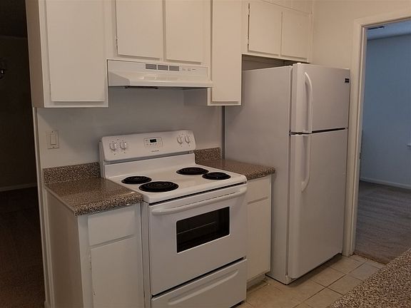 4th image of 100 Briarwood Dr