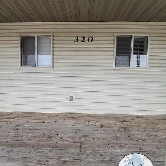3 bed, 2.0 bath, 1180 sqft, $1,590 — Photo 30