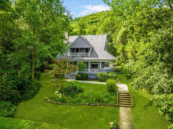 118 E 5th St, Corning, NY 14830