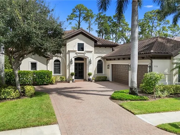 7721 Classics DR, NAPLES, FL 34113