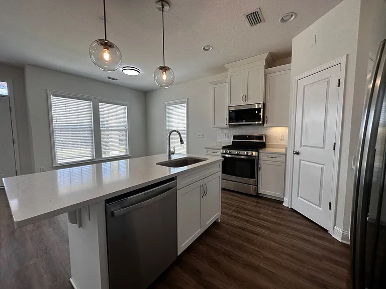 2918 Fontana St — Photo 13