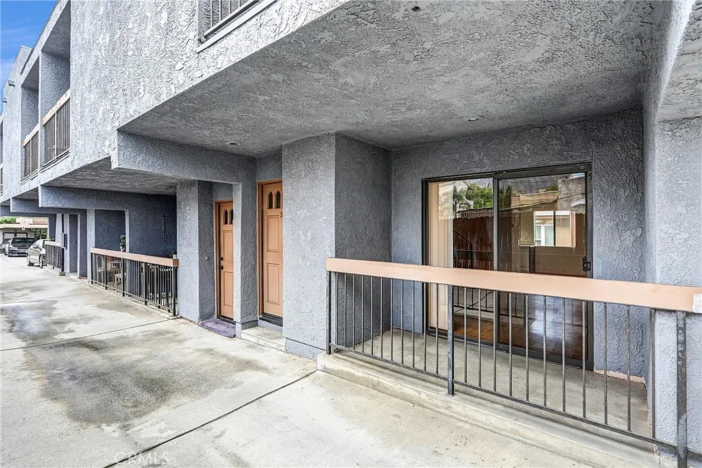 2 bed, 993 sqft, $2,695 — Photo 4