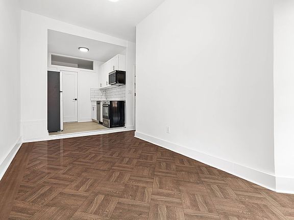 5th image of 49 W 71st St #8