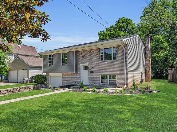 2nd image of 6826 Parkland Ave