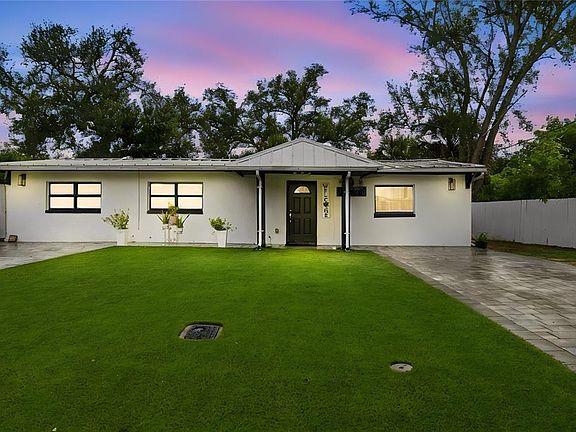 4th image of 305 LIME TREE ROAD