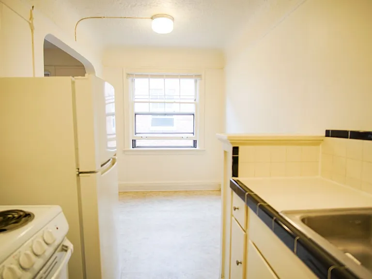 1944 NW Johnson St #204 — Photo 9